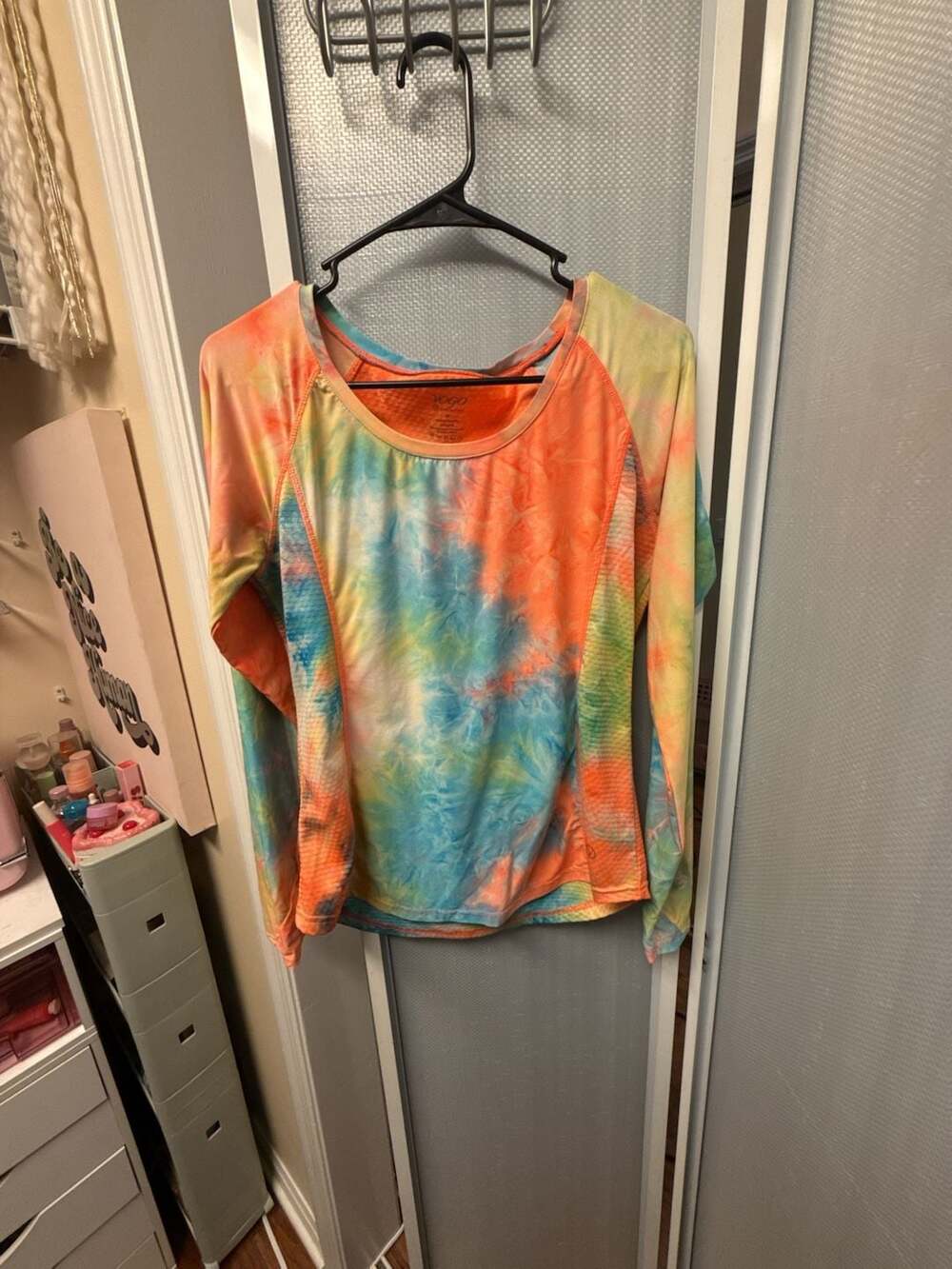 VOGO Athletica Long Sleeve Athletic Shirt Size M Tie Dye Thumbholes